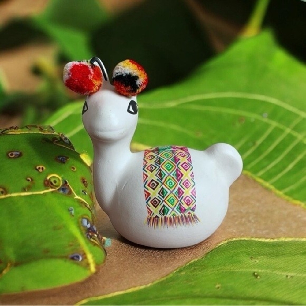 Vintage Hand Crafted Ceramic Llama Coin Bank Peru Souvenir Figurine White G+